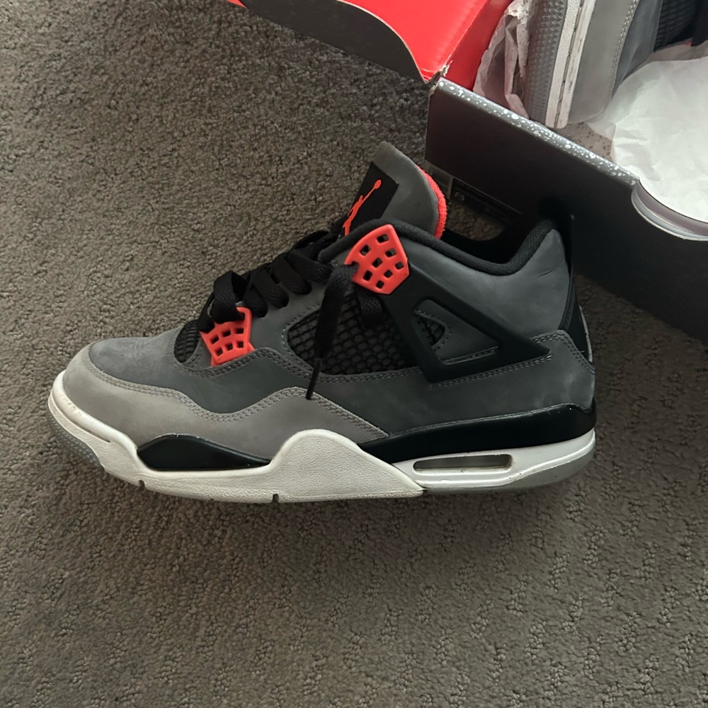 Jordan 4s infared size 8